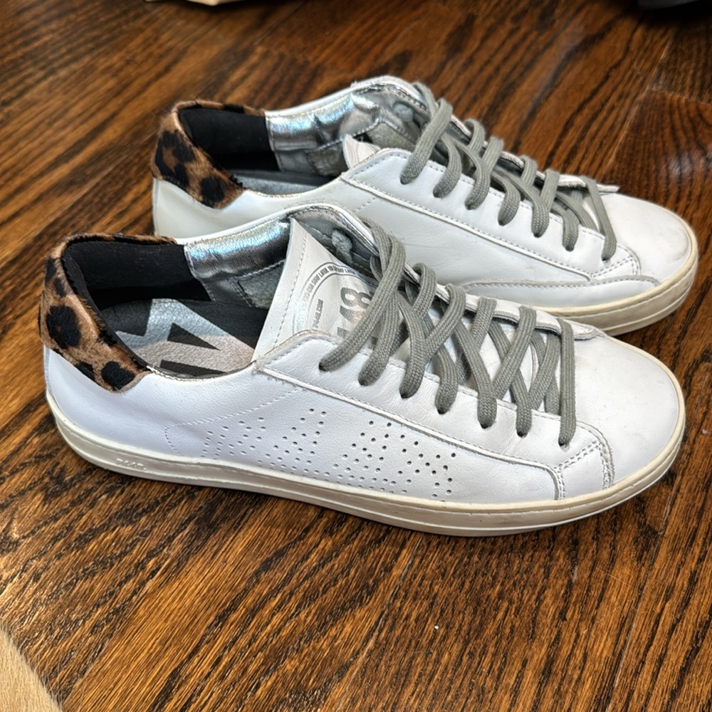 P448 - White and Leopard Print sneakers